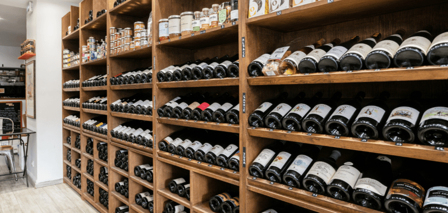 Focus on one of our neighbors: the Moment Divin wine cellar